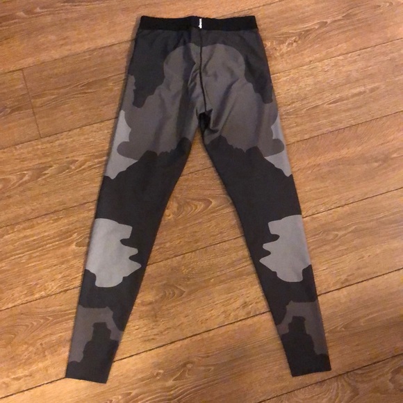 Ultracor Silk Camo Leggings - Picture 3 of 4